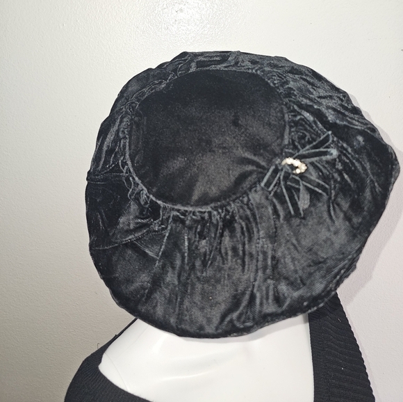 Women's Hat - Picture 4 of 15